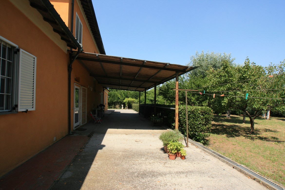 Villa im Flachland bei Vicarello