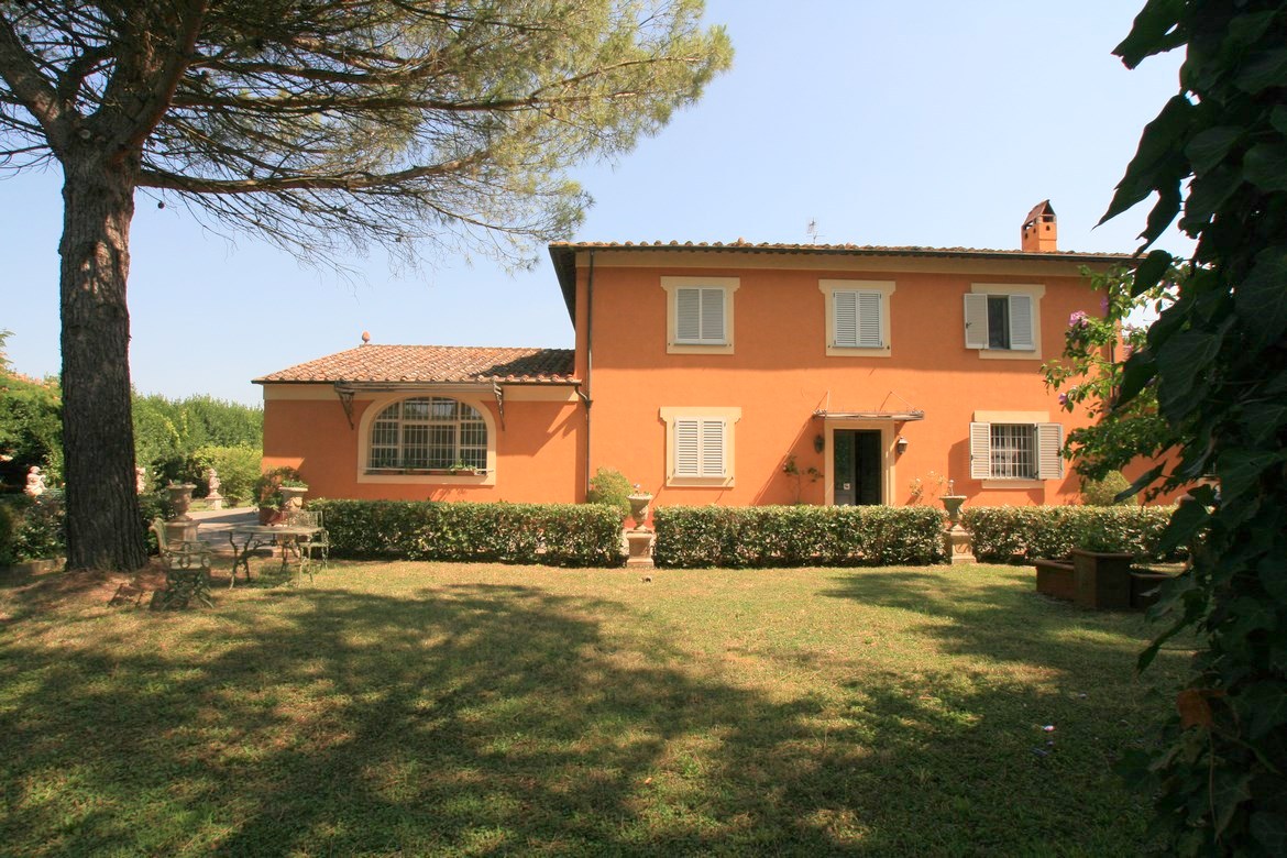 Villa in pianura vicino Pisa