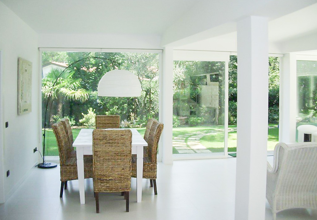 Villa di Lusso Vicino Forte dei Marmi – Design Moderno & Piscina Privata