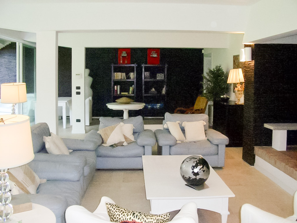 Villa di Lusso Vicino Forte dei Marmi – Design Moderno & Piscina Privata