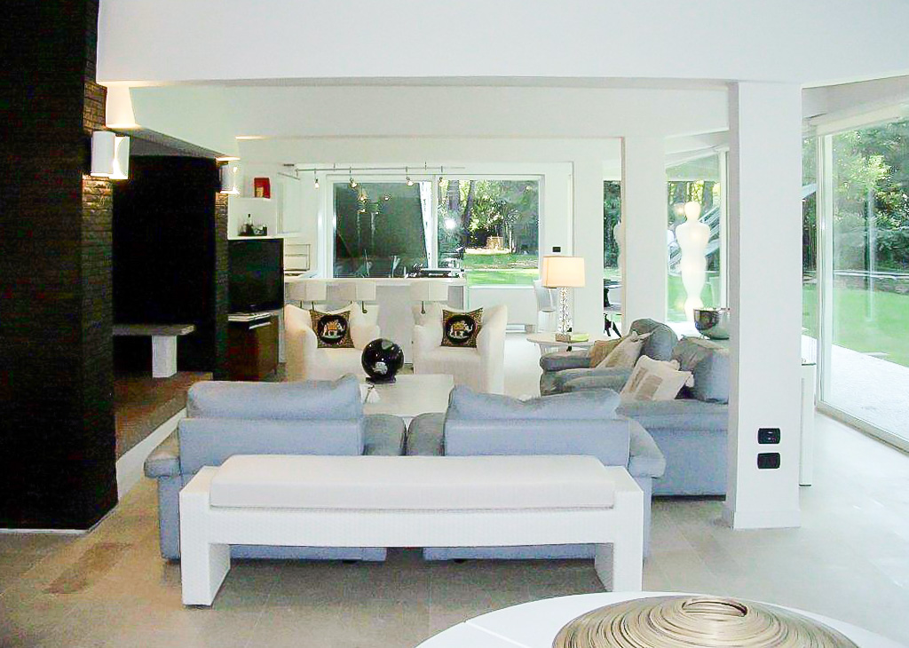 Villa di Lusso Vicino Forte dei Marmi – Design Moderno & Piscina Privata