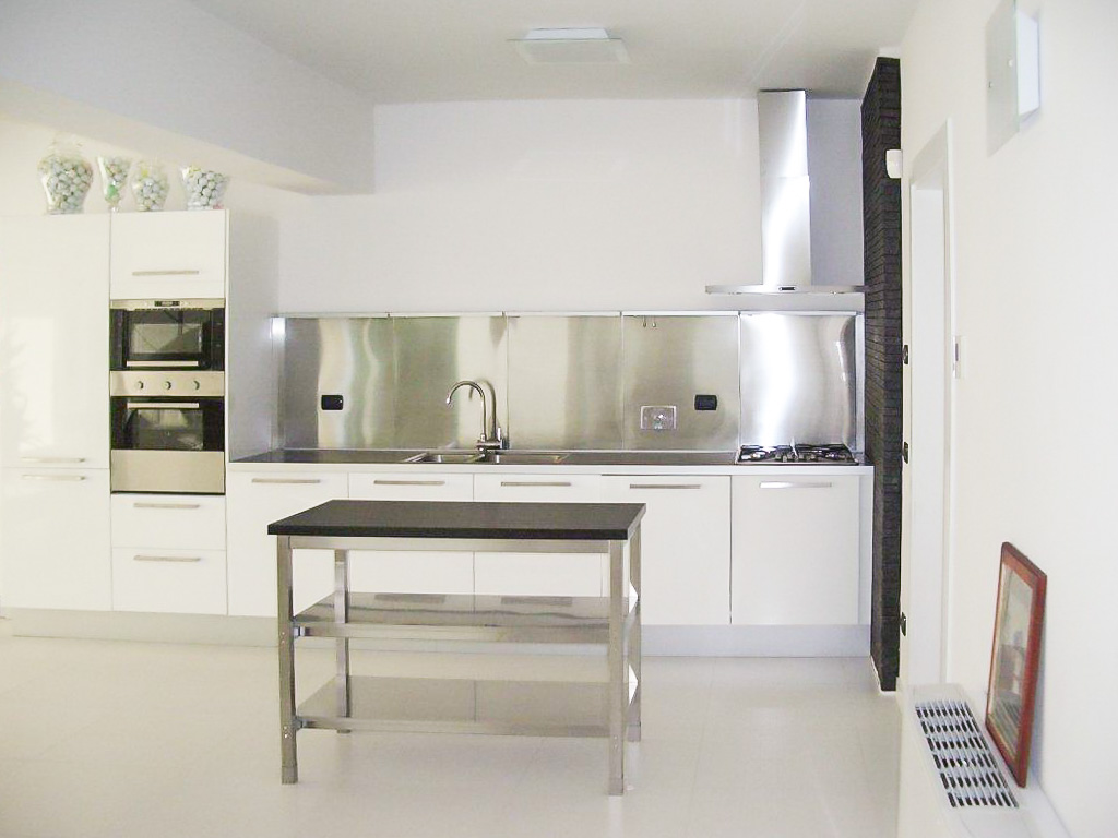 Villa di Lusso Vicino Forte dei Marmi – Design Moderno & Piscina Privata