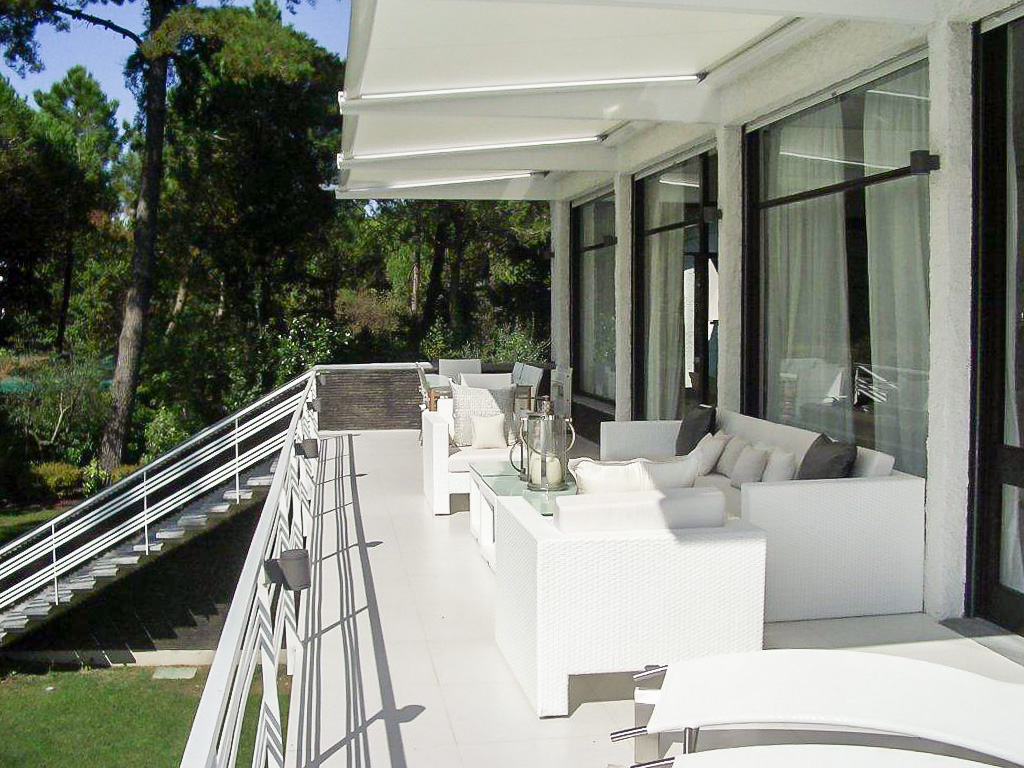 Villa di Lusso Vicino Forte dei Marmi – Design Moderno & Piscina Privata