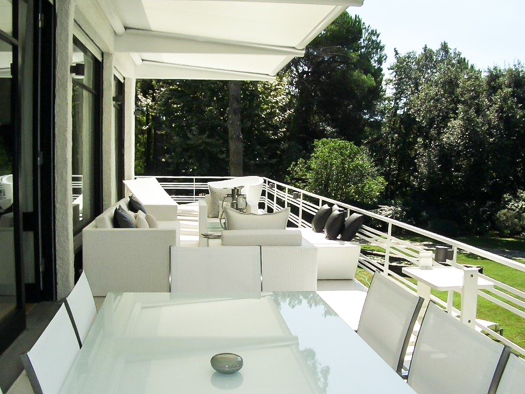 Villa di Lusso Vicino Forte dei Marmi – Design Moderno & Piscina Privata