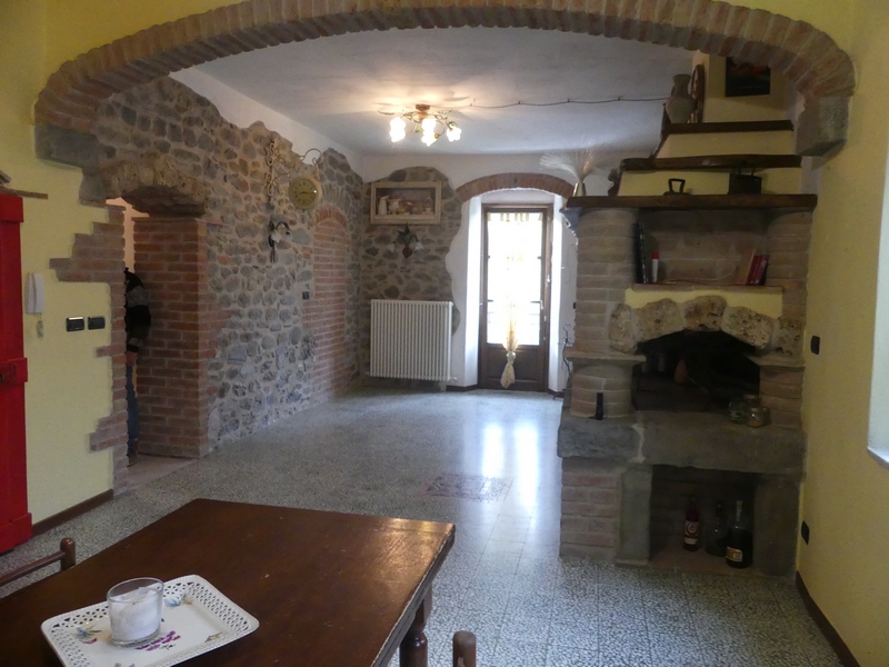Very nice restored flat near Fivizzano