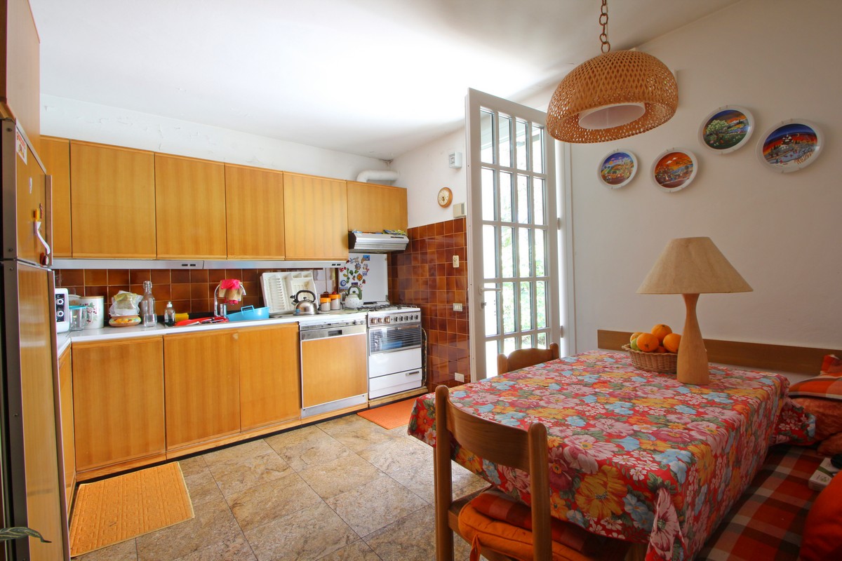 Classica Villa Estiva Vicino a Forte dei Marmi – 1000m dal Mare
