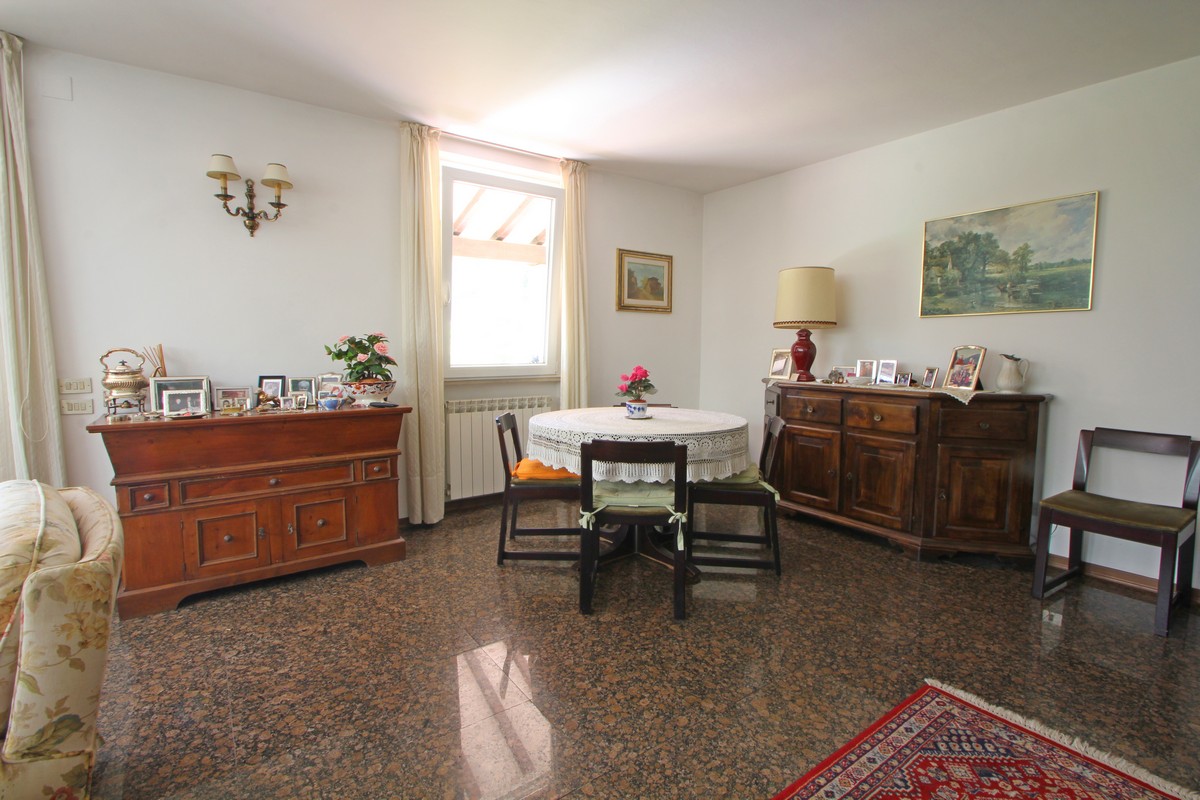 Classica Villa Estiva Vicino a Forte dei Marmi – 1000m dal Mare