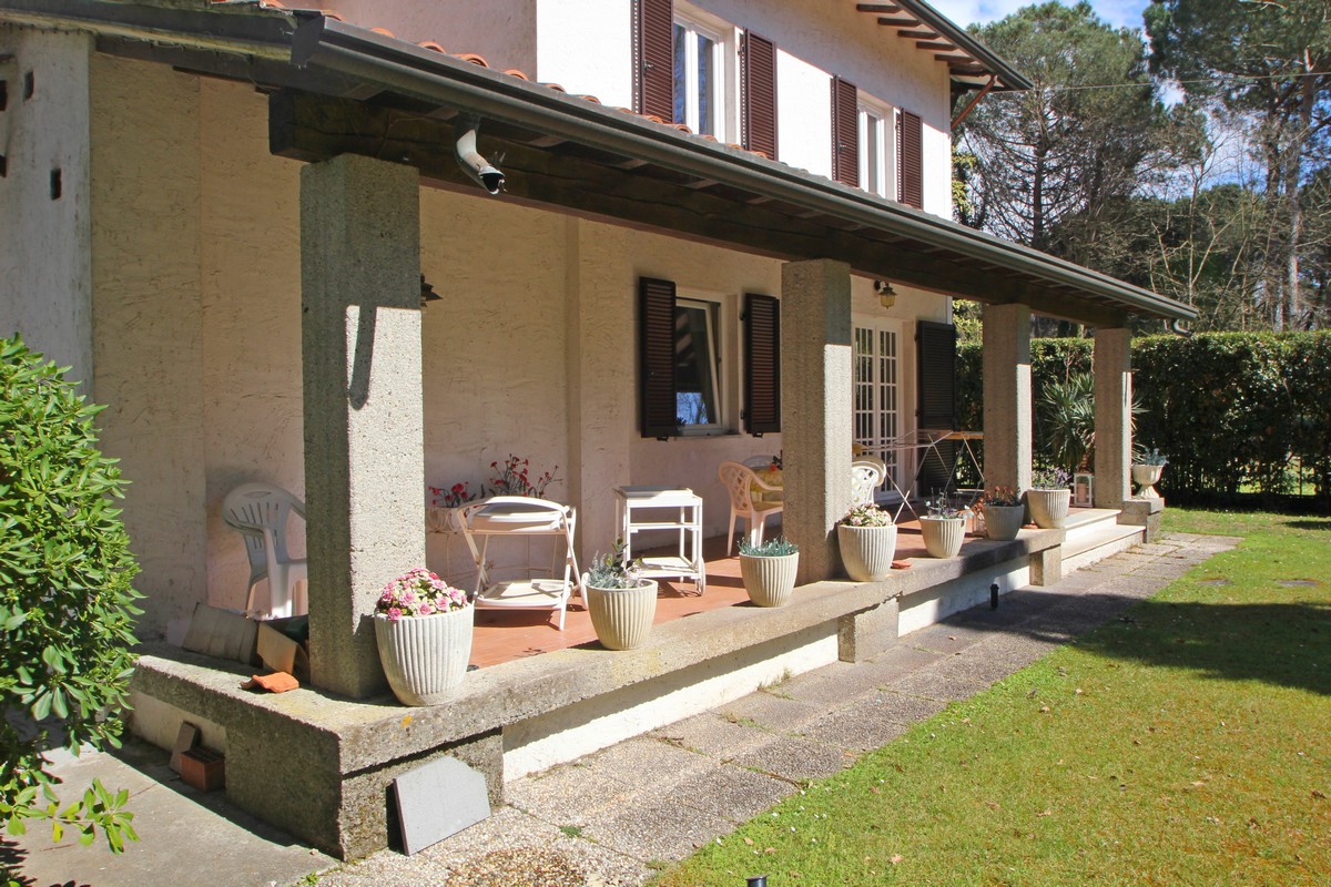 Casa nella pineta di Massa vicino al mare