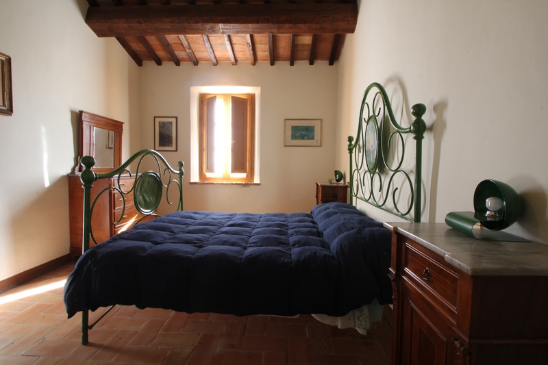 Prestigious Wine Estate with Olive Grove & Agritourism – Tuscany