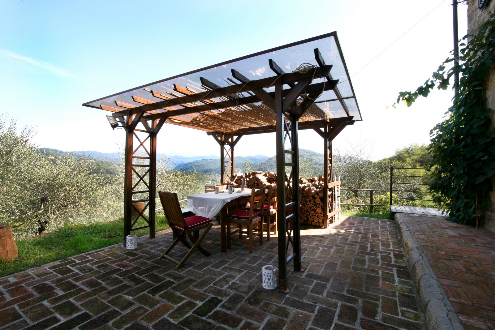 Restored Farmhouse between Camaiore and Lucca