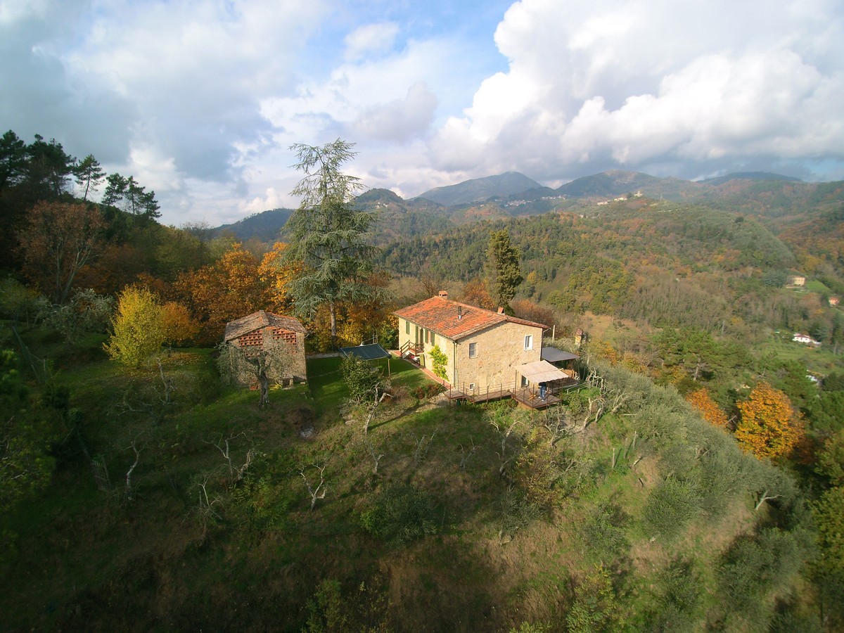 Casa colonica ristrutturata vicino Camaiore e Lucca