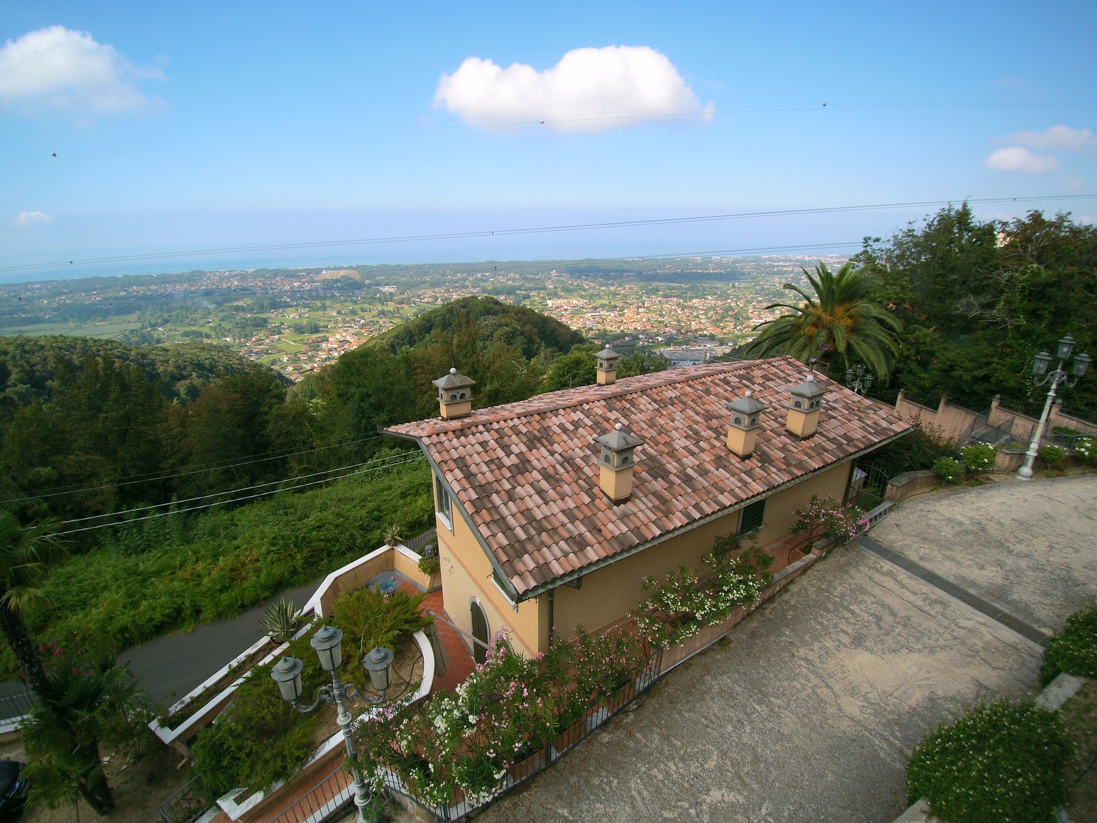 Liegenschaft mit 2 Villen und Meerblick