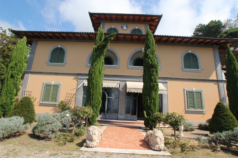 2 Villas property Versilia