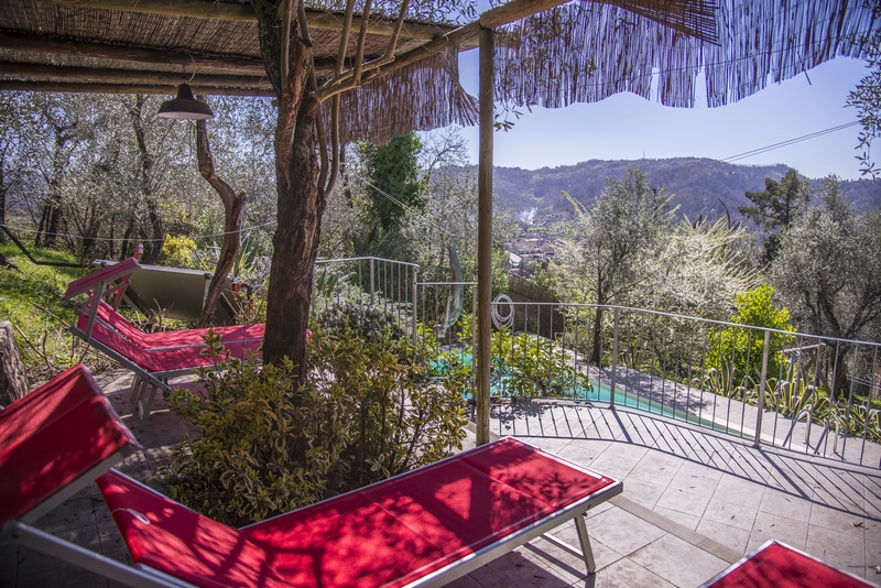 Casale di Lusso in Toscana – Vista Mare, Piscina & Design Artistico Vicino a Camaiore