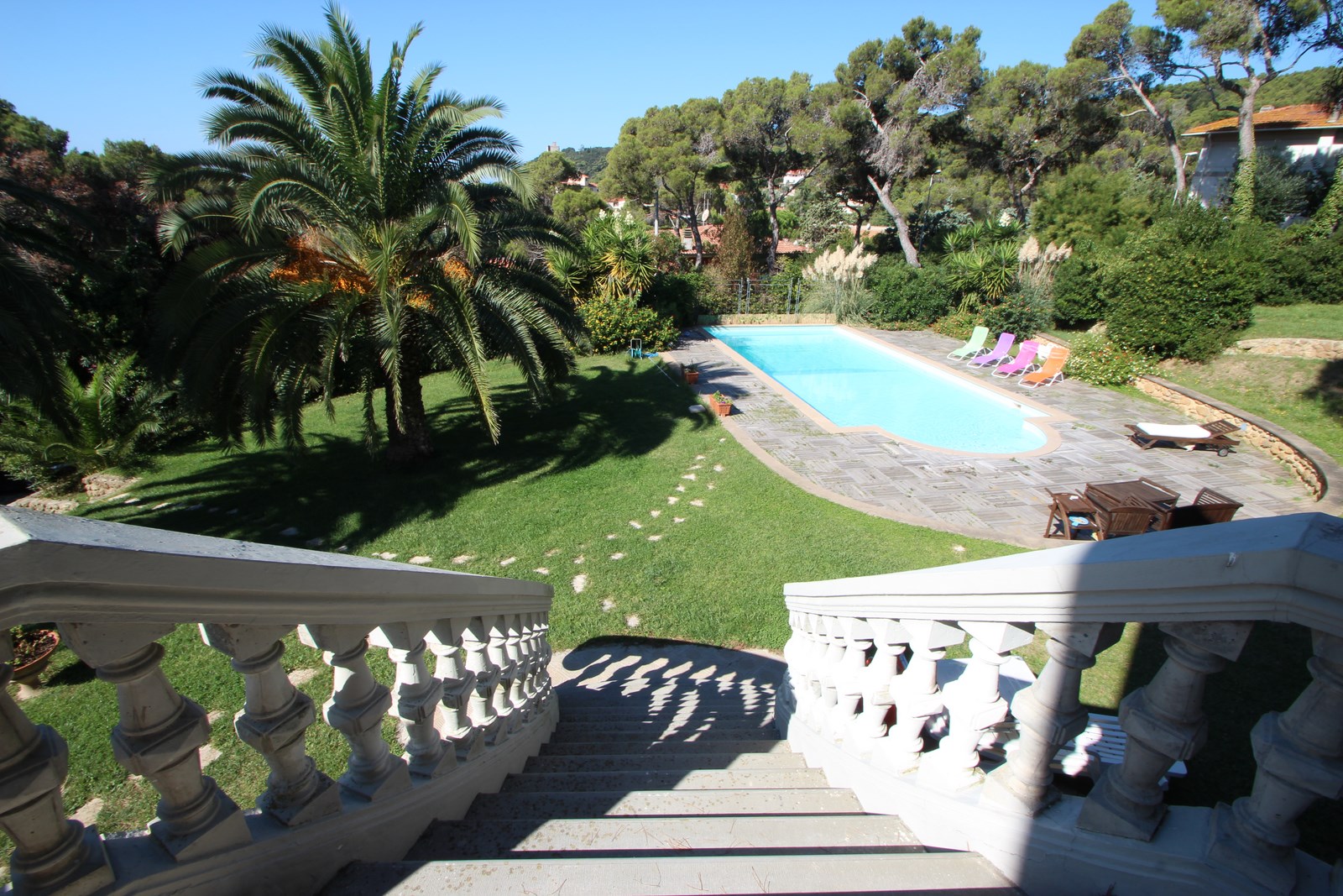 Villa a Quercianella – Vista Mare, Piscina & Fascino Mediterraneo Vicino a Livorno