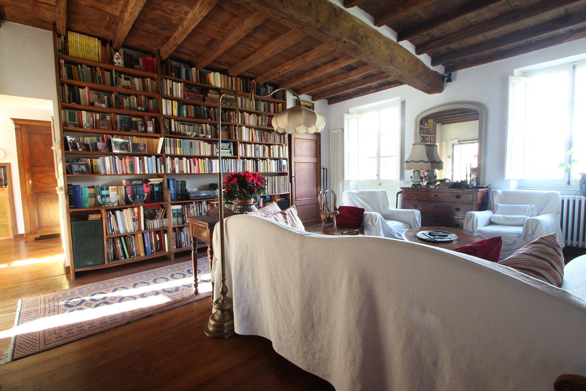 Villa on the hills of Pietrasanta in Tuscany