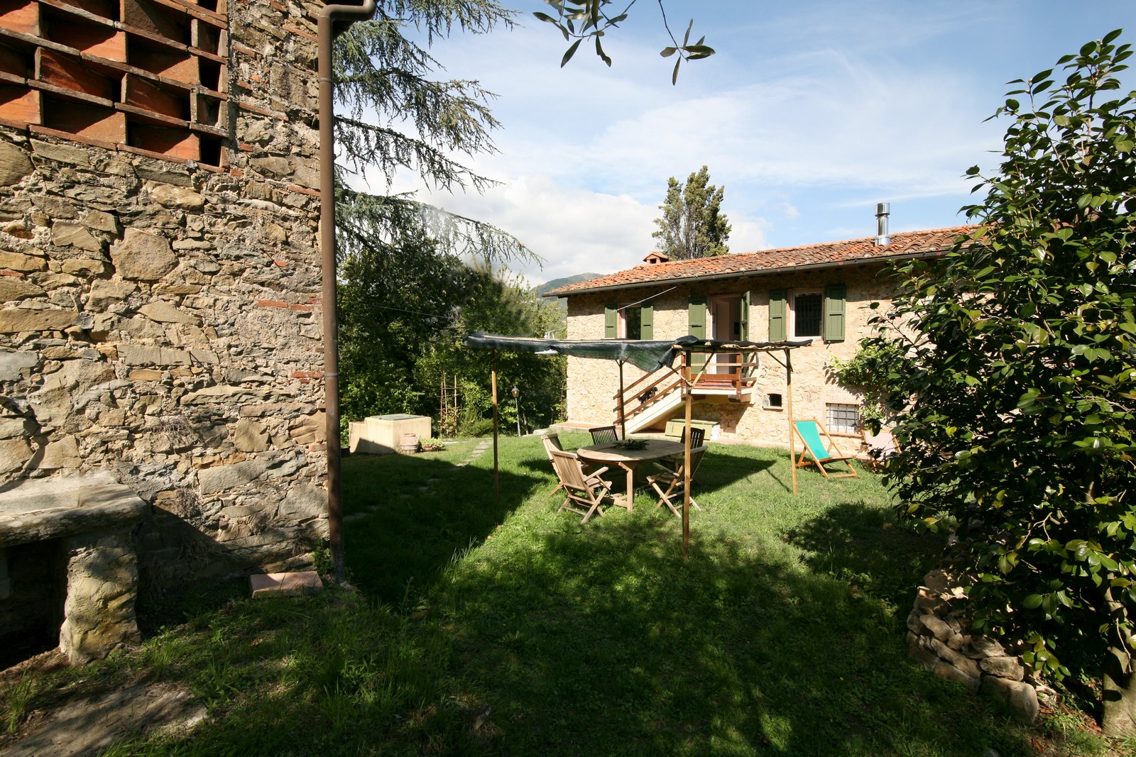 Large restored stone house near to Camaiore