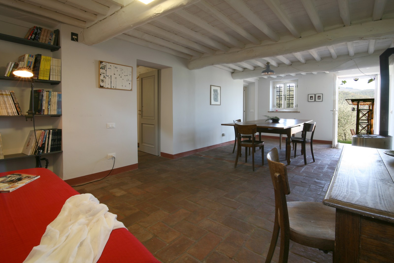 Large restored stone house near to Camaiore