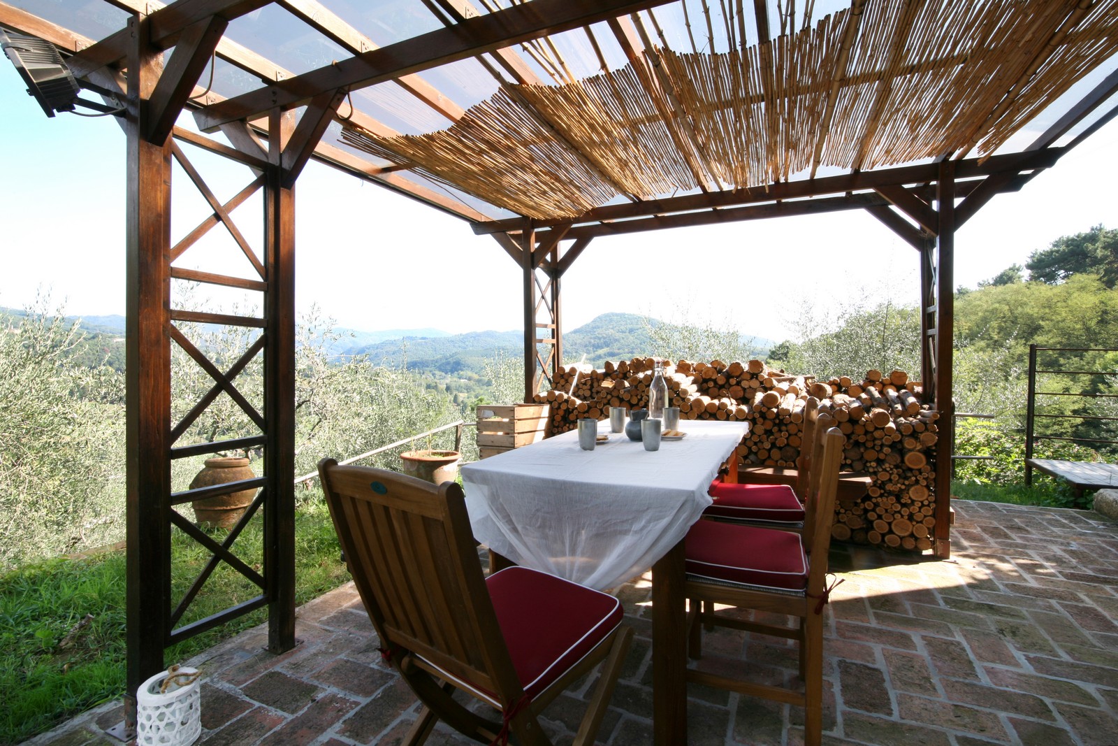 Large restored stone house near to Camaiore