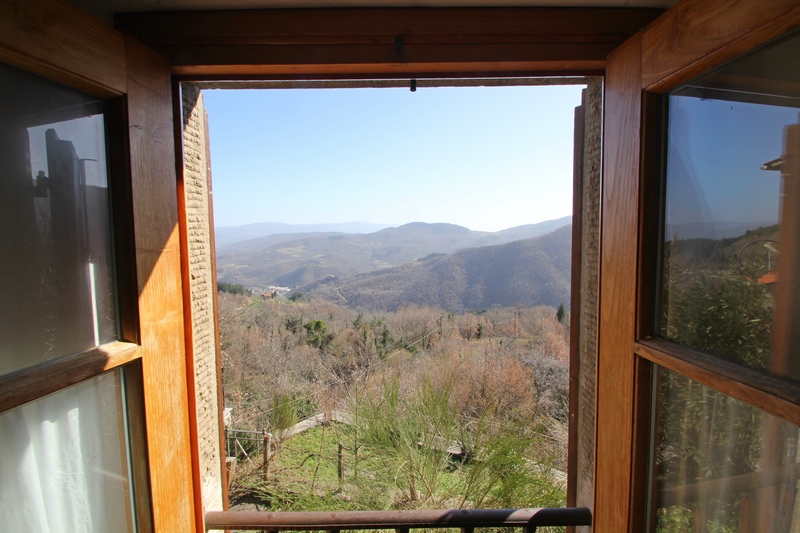 Restored stone house in a antique hamlet between Florence and Arezzo