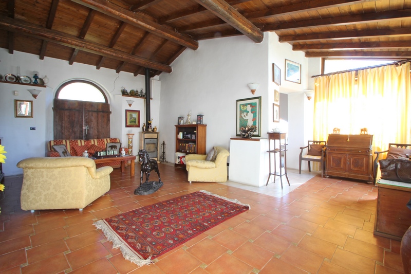 Large country house in Lunigiana
