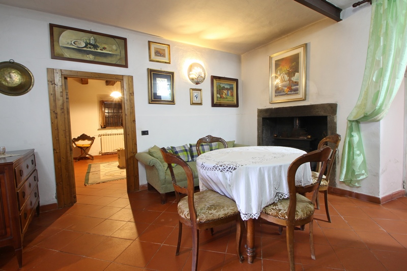 Large country house in Lunigiana