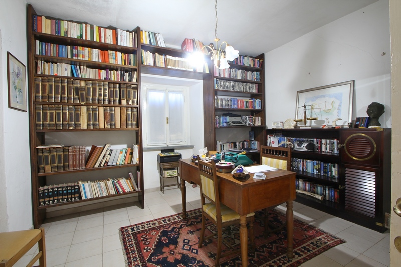 Large country house in Lunigiana