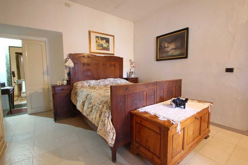Large country house in Lunigiana