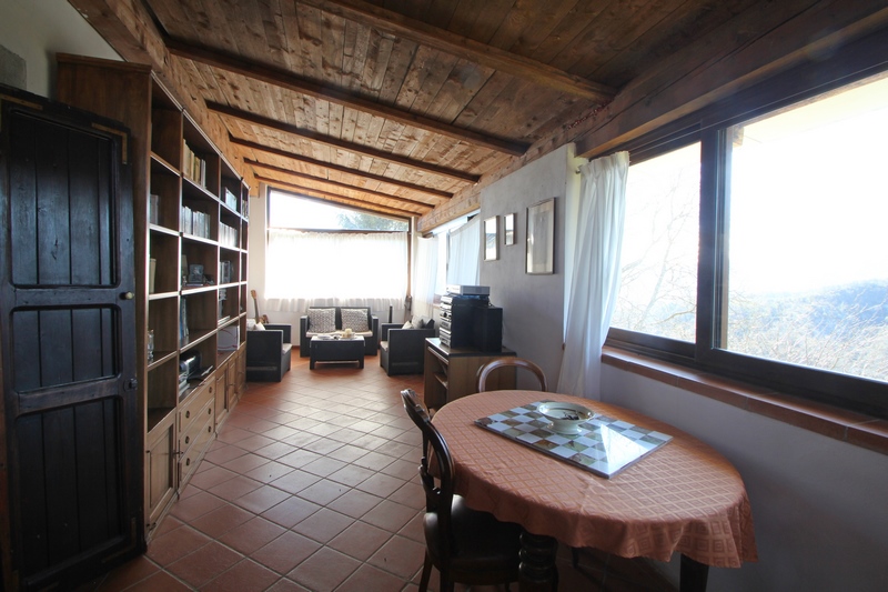 Large country house in Lunigiana