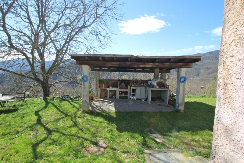 Large country house in Lunigiana