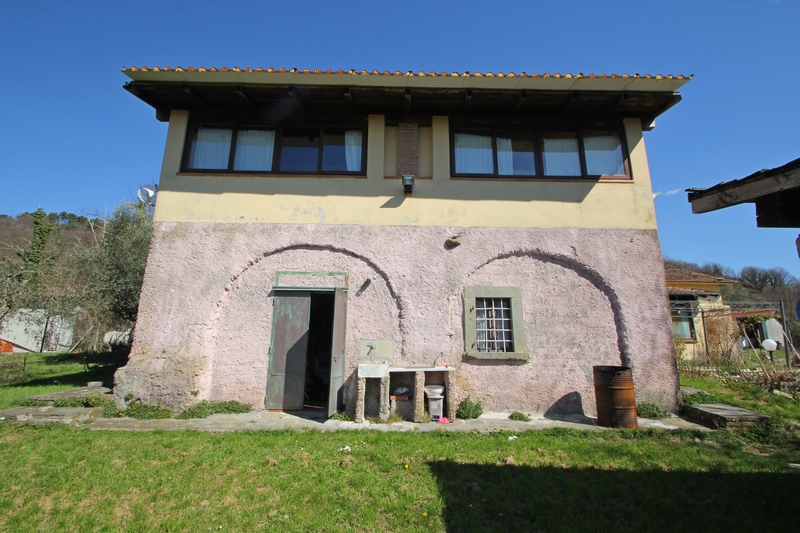 Large country house in Lunigiana
