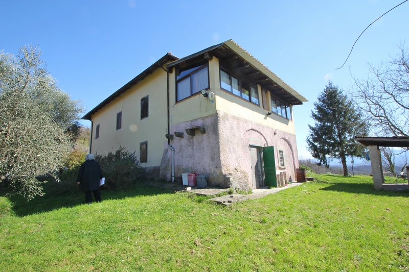 Large country house in Lunigiana