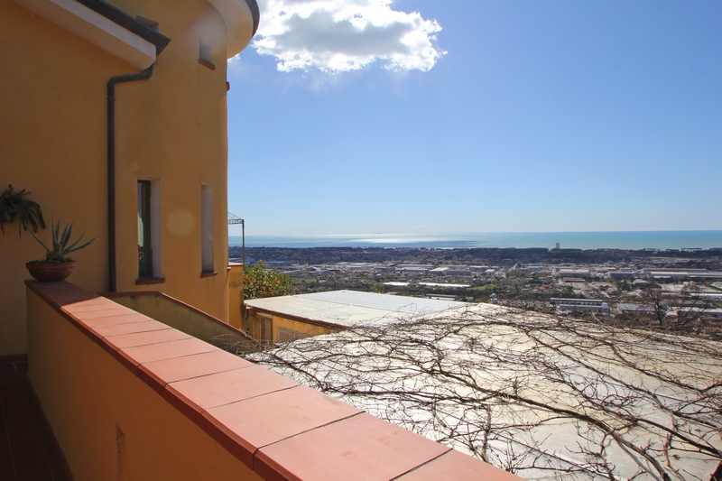 Villa con vista mare in Versilia