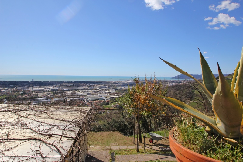 Villa con vista mare in Versilia