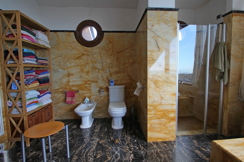 Villa con Vista Mare e Vigneto a Candia – 3 Camere, Terrazza Panoramica