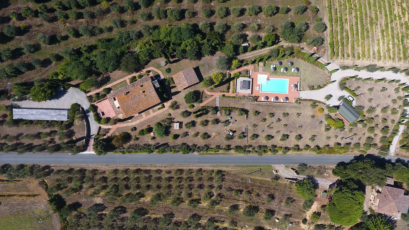 Charming Agriturismo with Pool & Vineyard in Elsa Valley – Near San Gimignano