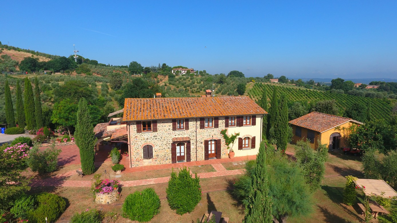 Charming Agriturismo with Pool & Vineyard in Elsa Valley – Near San Gimignano