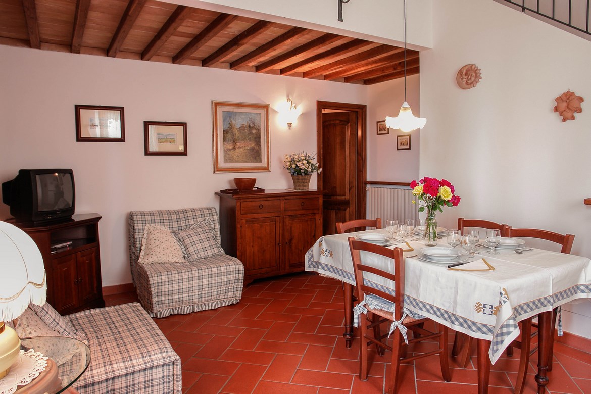 Charming Agriturismo with Pool & Vineyard in Elsa Valley – Near San Gimignano