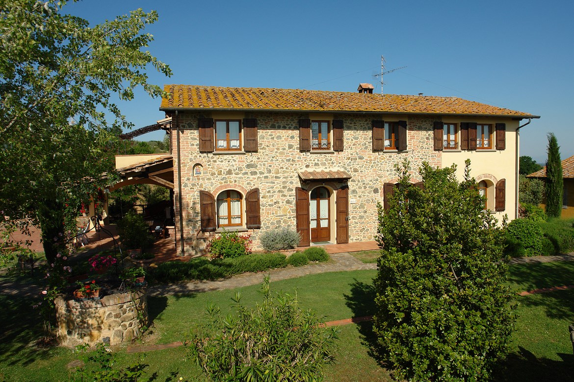 Charming Agriturismo with Pool & Vineyard in Elsa Valley – Near San Gimignano