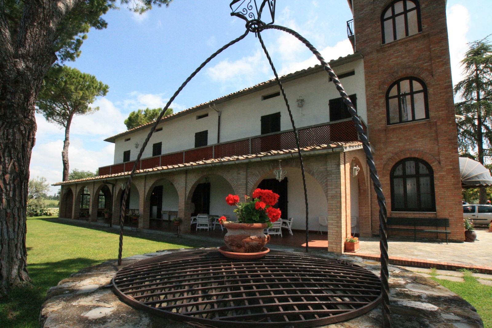 Agriturismus s vilou a vinohradem