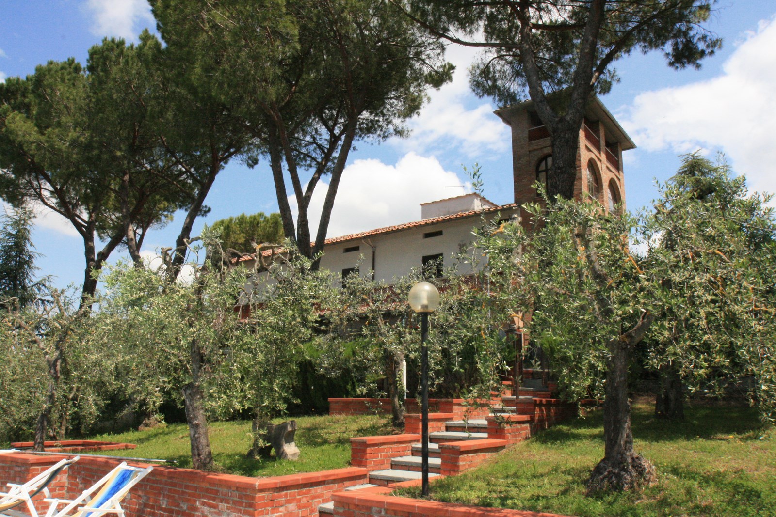 Exclusive Villa with Vineyard & Olive Grove – Near San Gimignano