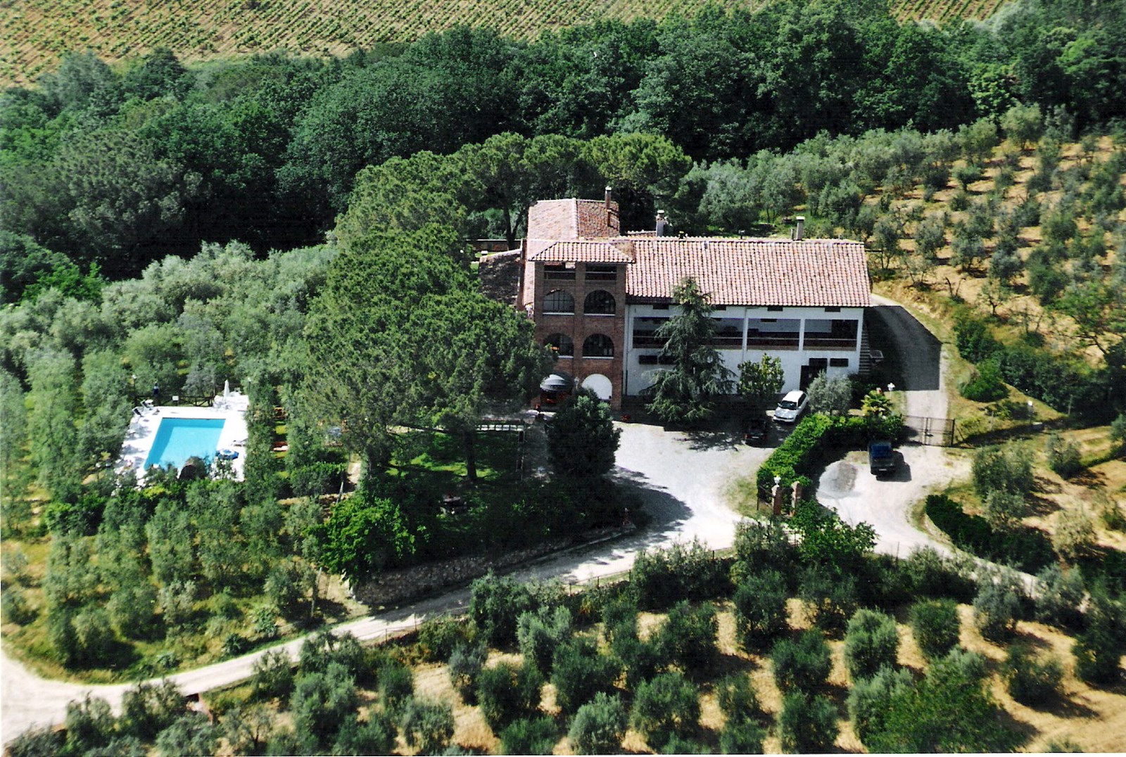 Exclusive Villa with Vineyard & Olive Grove – Near San Gimignano