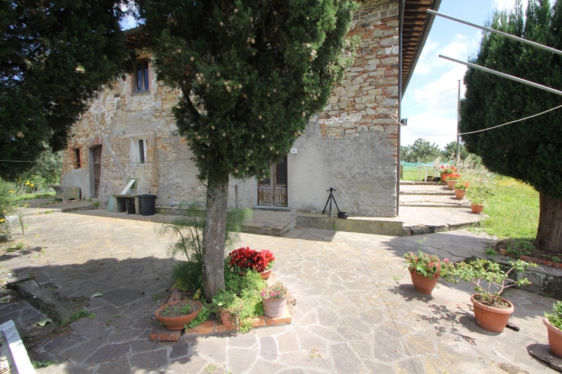 Casale Panoramico con Terreno & Piscina – Montemagno, Toscana