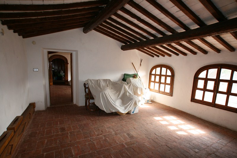B&B or Private Villa with Restaurant Potential – Filettole, Tuscany