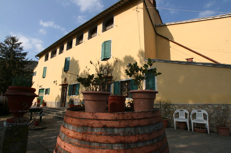 B&B or Private Villa with Restaurant Potential – Filettole, Tuscany