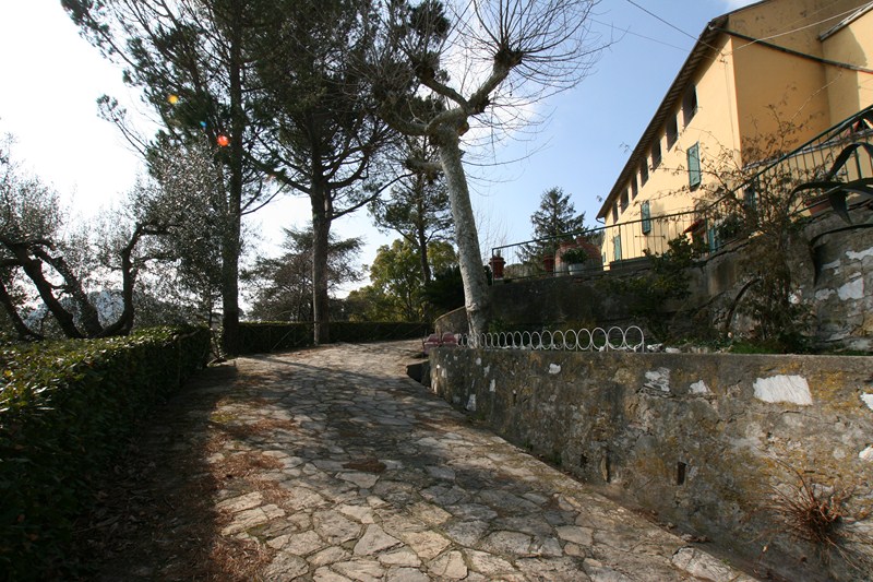 B&B or Private Villa with Restaurant Potential – Filettole, Tuscany