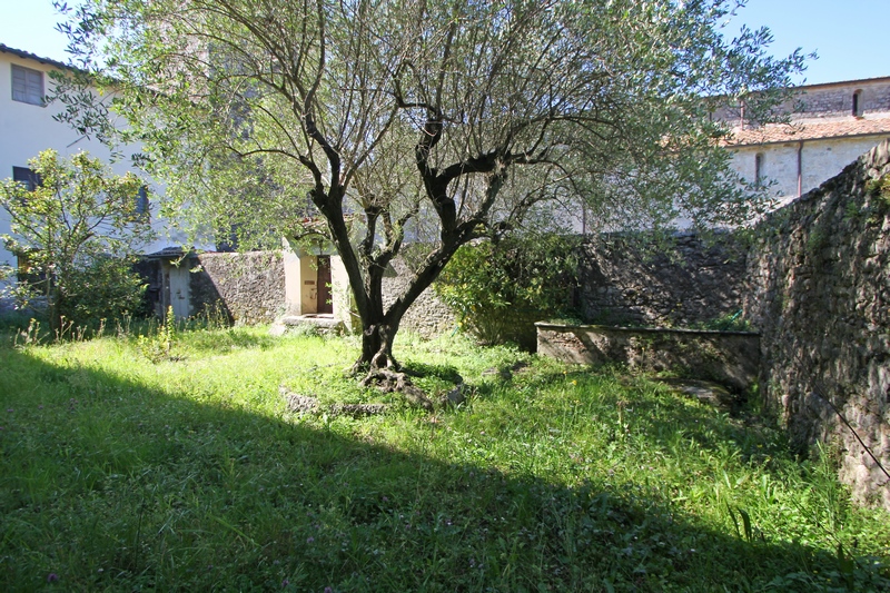 Bývalý klášter renovovaný na B a B nebo použitelný jako privátní rezidenc v centru Camaiore