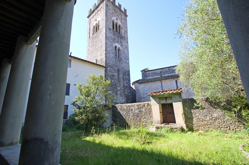 Bývalý klášter renovovaný na B a B nebo použitelný jako privátní rezidenc v centru Camaiore