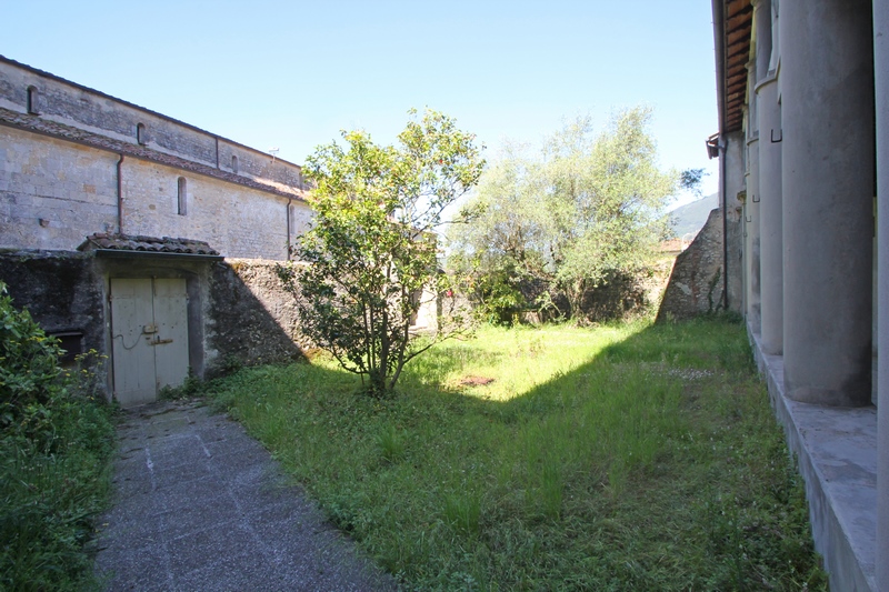 Bývalý klášter renovovaný na B a B nebo použitelný jako privátní rezidenc v centru Camaiore