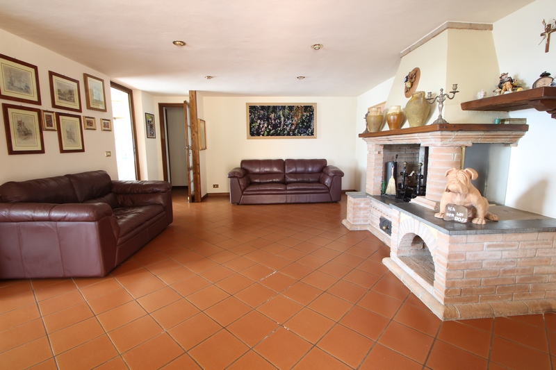 Tuscan Hillside Retreat with Pool & Sea Views – Near Camaiore